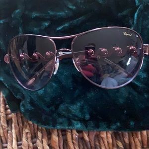 Sunglasses designer